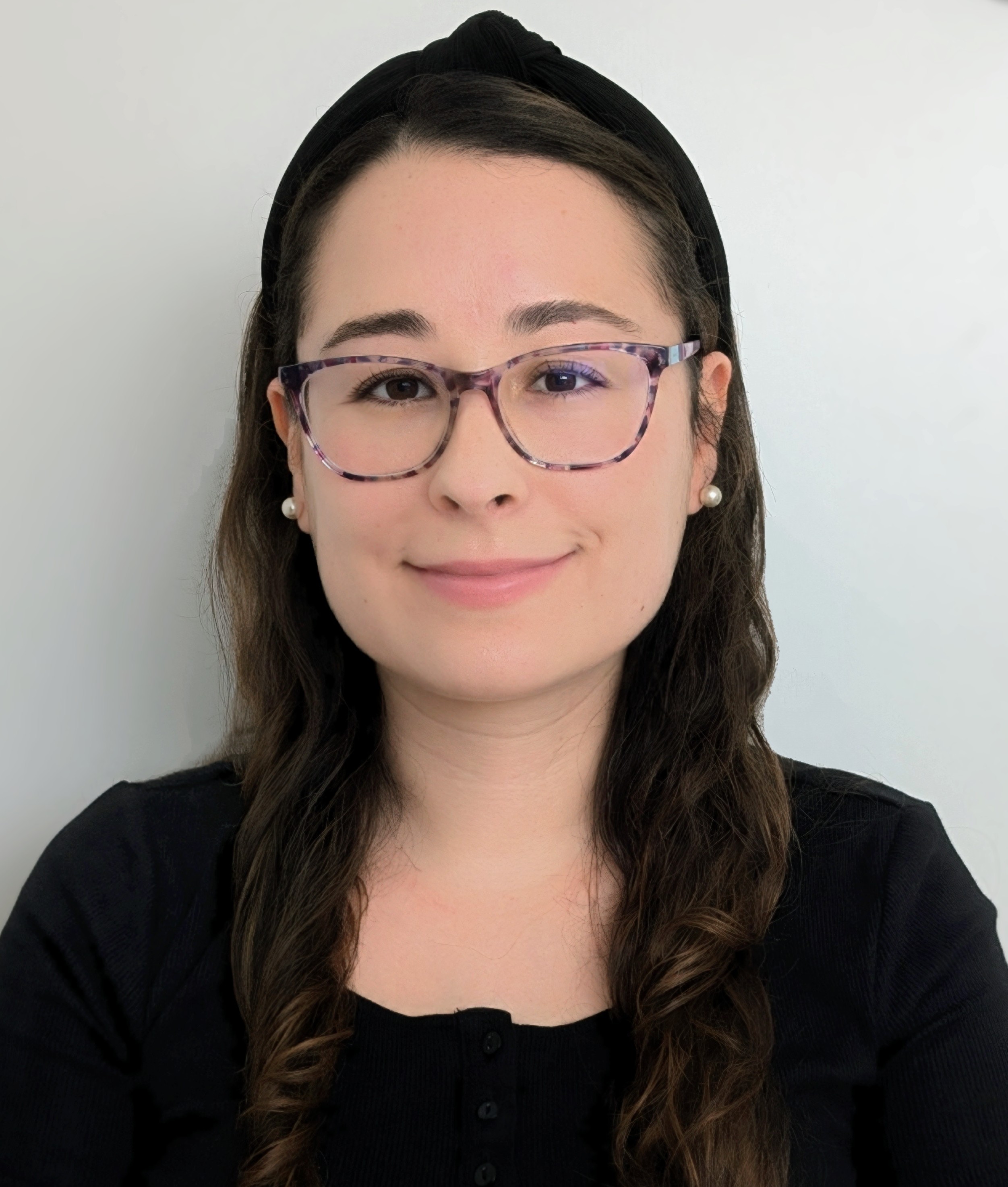 Headshot of Adriana Clavijo